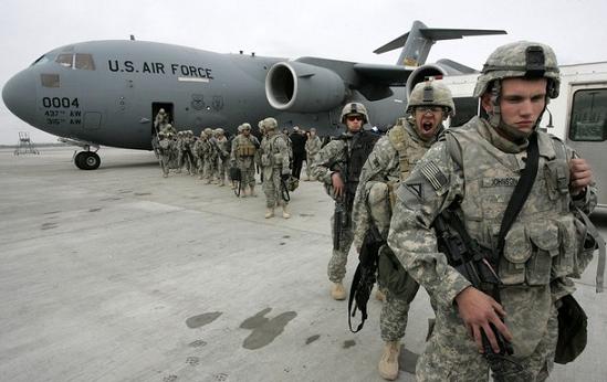 Baza aeriana de la Manas, pivot al operatiunilor militare din Afghanistan