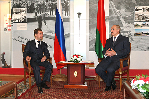 Administratia presedintelui rus Dmitrii Medvedev asediaza regimul omologului sau Alexandr Lukasenko
