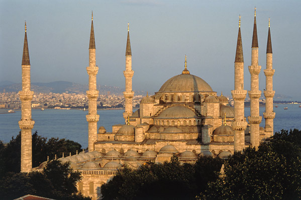 Metropola turca Istanbul, capitala diplomatiei nucleare din Orient