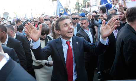 Castigatorul alegerilor parlamentare din Georgia, Bidzina Ivanisvili, cere demisia lui Saakasvili si ameliorarea relatiilor cu Rusia