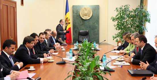 Davutoglu la Chisinau: Regimul de vize dintre Turcia si R Moldova ar putea fi anulat in 2012