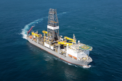 Basescu inspecteaza resursele energetice din Marea Neagra descoperite recent de Exxon si Petrom OMV