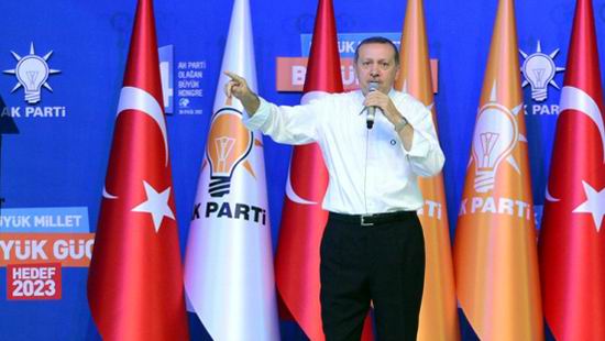 Recep Tayyip Erdogan, reales in fruntea AKP