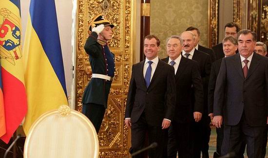 EurAsEC: Medvedev ameninta R Moldova, Ucraina si Armenia