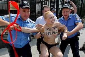 Divortul lui Putin, ironizat de activistele Femen: „Ucraina nu este Alina!”