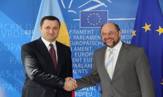 Vlad Filat, tur de forta la institutiile europene de la Bruxelles