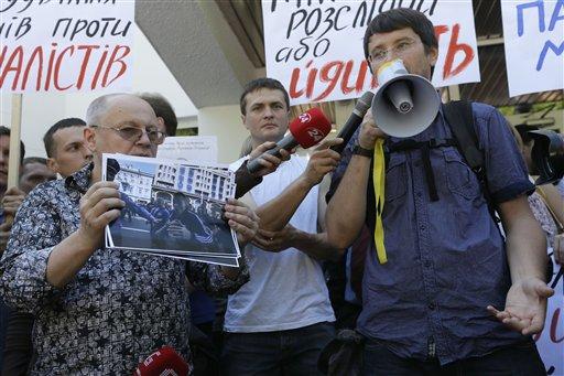 Protest la Kiev pentru mai multi jurnalisti batuti