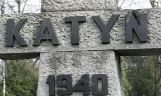 Moscova vrea sa reabiliteze juridic victimele masacrului de la Katyn