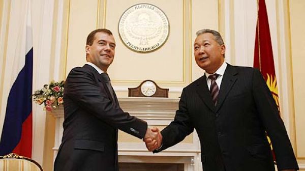 Rusia, datoare pentru bazele militare din Kirghizstan