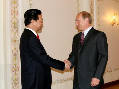 Moscova si Hanoi au semnat acorduri in domeniul energiei si al apararii