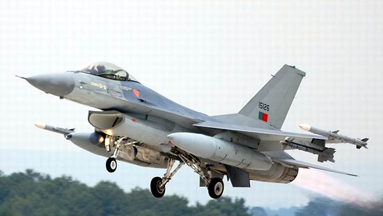 F-16 Second Hand. Romania mai bate un cui in cosciugul Apararii Nationale