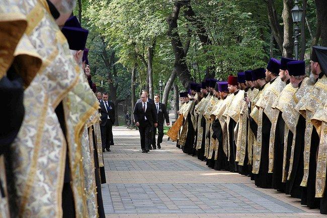 Putin incearca sa abata Ucraina din drumul spre UE prin axa ortodoxa