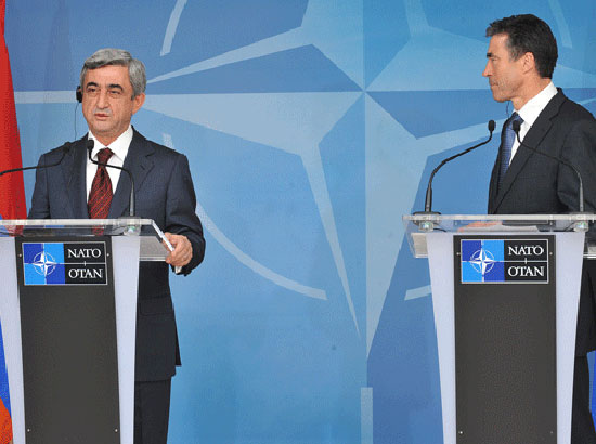 Seful NATO aterizeaza la Erevan pentru a detensiona conflictul cu Azerbaidjan