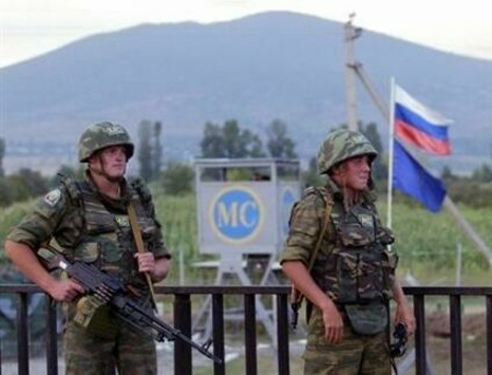 Chisinaul cere explicatii Rusiei pentru dotare cu armament nou a „pacificatorilor” rusi din Transnistria