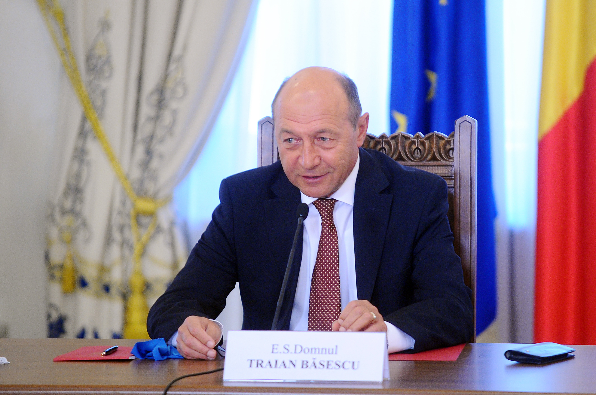 Basescu indeamna indeamna diplomatii sa promoveze investitorii romani in Rusia