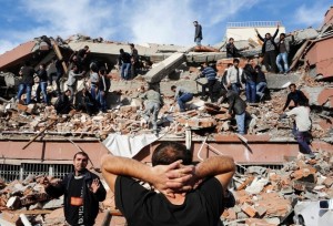 60 de persoane ranite in urma celui mai recent cutremur din Turcia