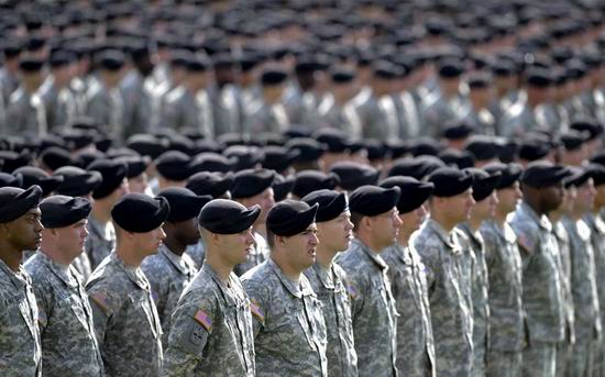 Obama anunta retragerea a zeci de mii de militari din Afganistan. Karzai saluta gestul