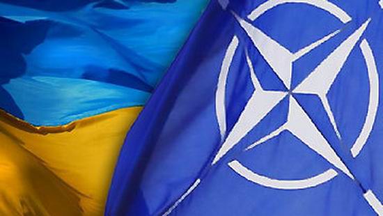 Polonia vrea Ucraina mai aproape de NATO