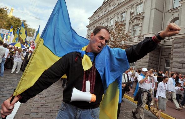 Laureat al premierului Nobel: Ucraina trebuie sa colaboreze cu UE, nu cu Uniunea Vamala
