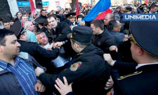 “Patriotii Moldovei” au provocat violente la Chisinau, de Ziua Unirii cu Romania
