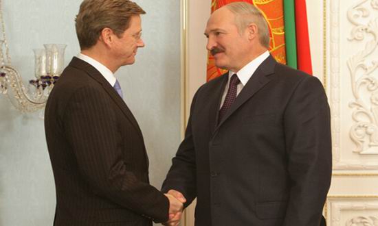 Lukasenko despre Westerwelle: Mai bine dictator, decat homosexual