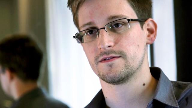 Federatia Rusa, casa provizorie pentru Edward Snowden