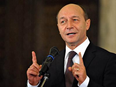 Basescu: Romania isi va schimba optica fata de statele vecine in care traiesc comunitati de romani