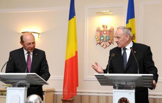 Basescu: Romania va raspunde la orice incercare de deraiere a cursului european al Chisinaului