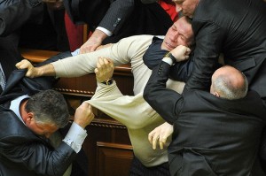 Lupte in Parlamentul de la Kiev asupra discursurilor in limba ucraineana sau rusa