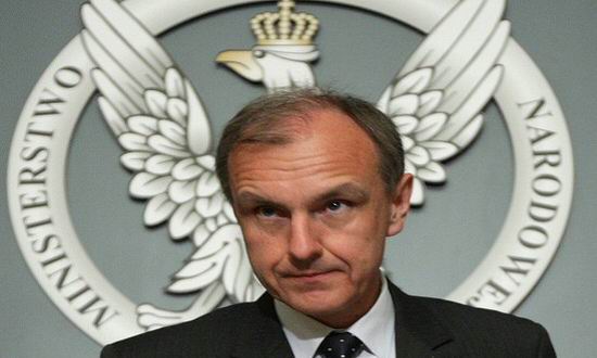 Efectul Smolensk: Ministrul polonez al Apararii a demisionat