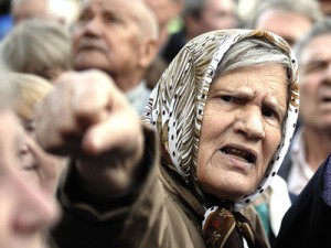 Guvernul Filat mareste pensiile in eventualitatea alegerilor anticipate in Republica Moldova