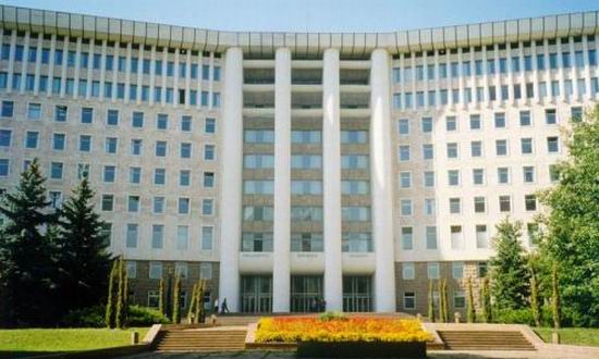 Incepe reconstructia Parlamentului din Chisinau