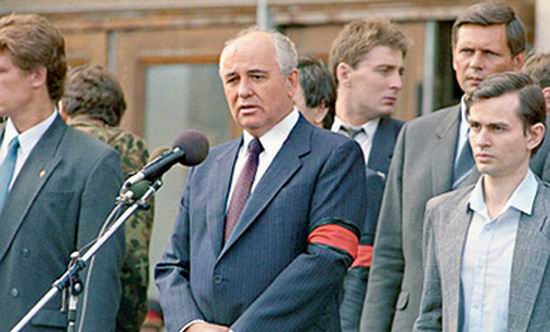 Gorbaciov, avertizat de Bush despre puciul din 1991