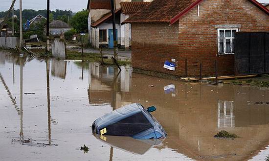 Inundatii in Rusia. Peste 100 de morti