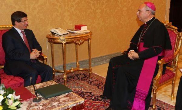 Turcia protesteaza la Vatican pentru recunoasterea genocidului armean