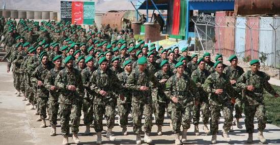 Rasmussen cere membrilor NATO sa finanteze armata afgana