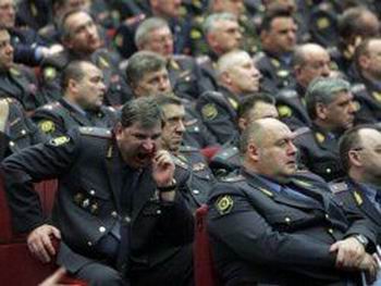 Medvedev demite generali pe banda rulanta