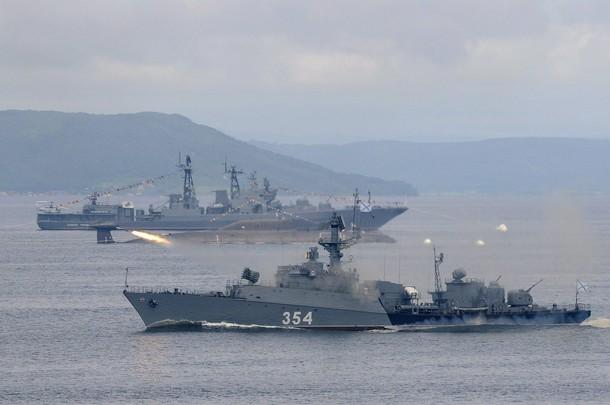 Flota militara rusa ameninta pacea etnica din Crimeea