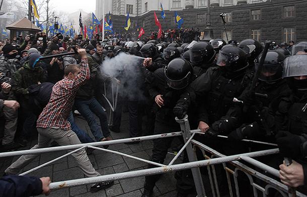 Proteste fara precedent la Kiev de la „Revolutia Portocalie” din 2004