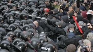 Protestatarii de la Kiev elibereaza Primaria in schimb aplicarii amnistiei promise de Ianukovici
