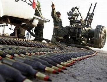 Consilieri militari pentru rebelii libieni