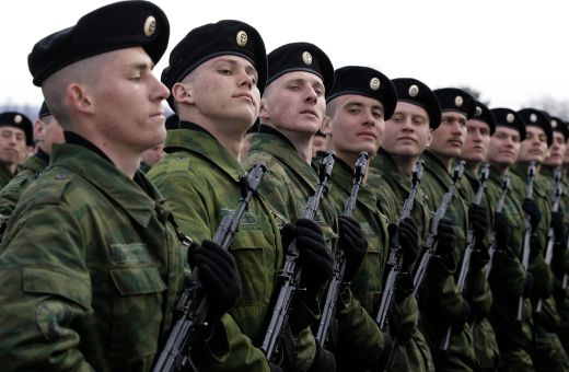 Kremlinul, cu gandul la „Armata Rosie”