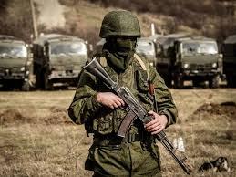 Rusia isi readuce trupele la granita cu Ucraina si demareaza ample manevre militare