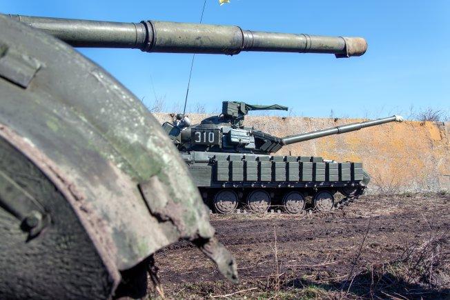 Rusia simuleaza din nou retragerea trupelor de la granita ucraineana
