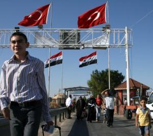 Turcia, pregatita sa riposteze in cazul atacurilor siriene de la frontiera