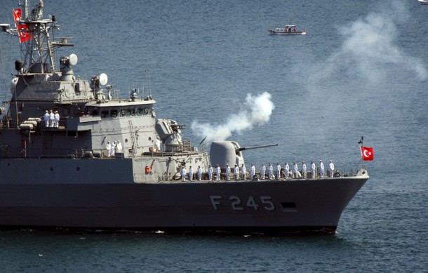 Armata turca a interceptat o nava care se presupune ca ar transporta armament in Siria