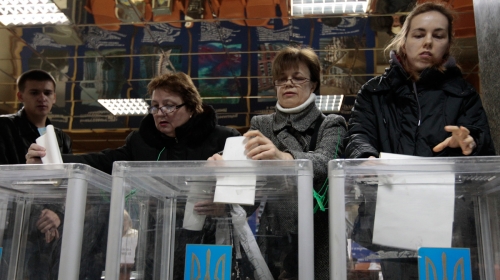 Rezultate partiale alegeri Ucraina: locul I – Partidul Regiunilor, locul II – Aliantei Batkivscina, locul III – Partidul Comunist