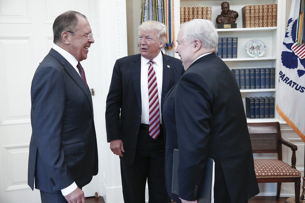 Scandal la vârful Casei Albe: Trump, acuzat că ar fi divulgat informații clasificate către ruși