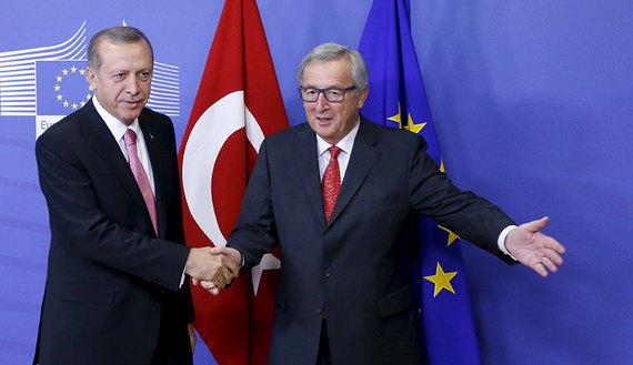 ﻿  Semnal de alarmă din partea președintelui CE: „Turcia se îndepărtează cu pași gigantici de Europa”