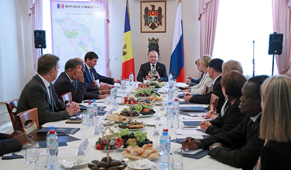 Dodon nu renunță la federalizare și agită din nou populist marota unirii Moldovei cu România